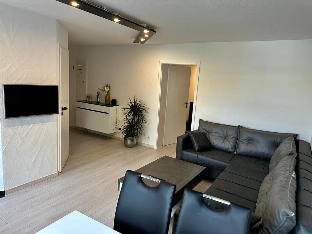 Flexible, Schoene Und Gut Aussehende Feriensuite Ройтлинген Экстерьер фото