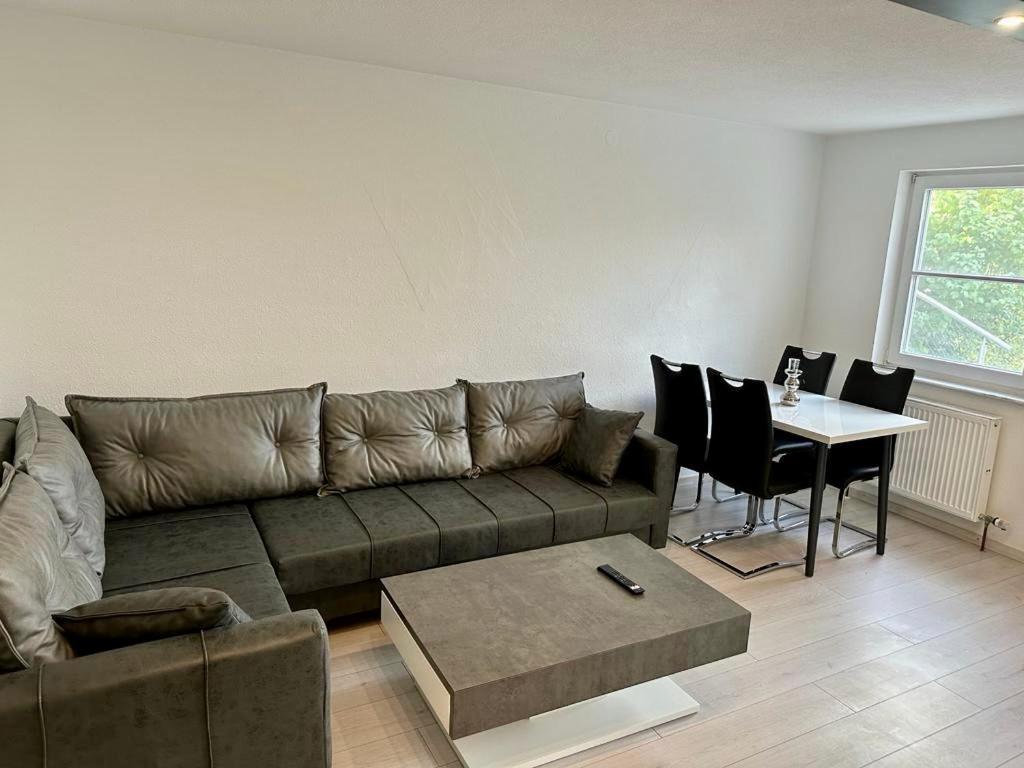 Flexible, Schoene Und Gut Aussehende Feriensuite Ройтлинген Экстерьер фото